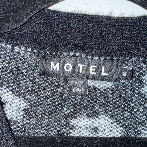 Motel Rocks Floral Cardigan - Picture 2 of 3